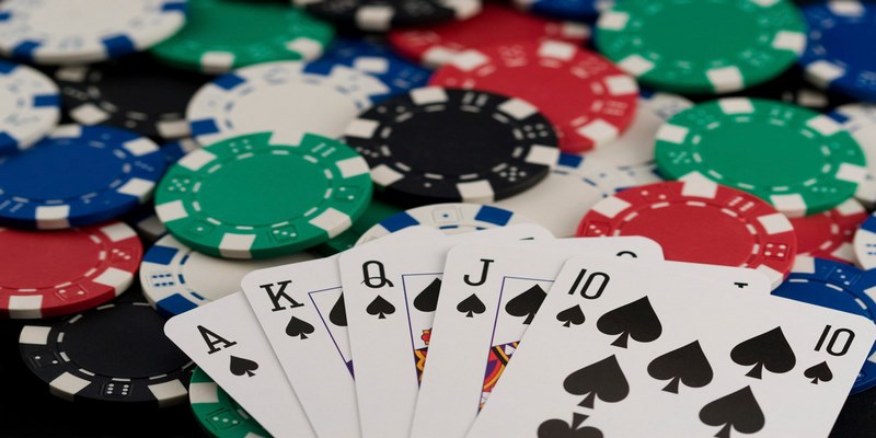 Hướng dẫn cách chơi poker tại nhà cái